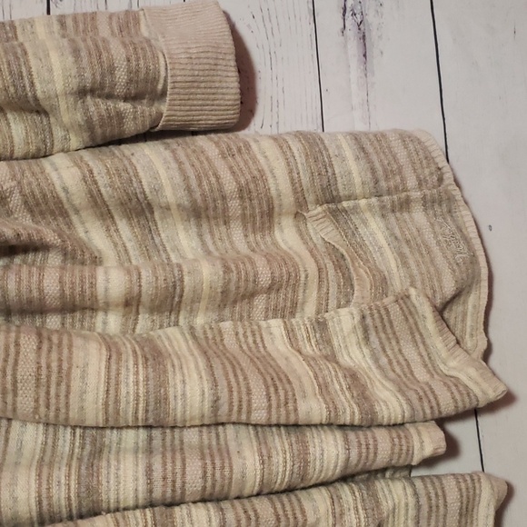 Woolrich 100%Lambswool Cardigan - Picture 2 of 7